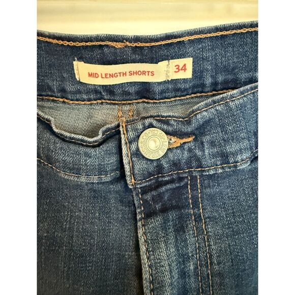 Levi Women's Mid Length Distressed Shorts Size 34 Waist Stretch Inseam 5 - Picture 4 of 10